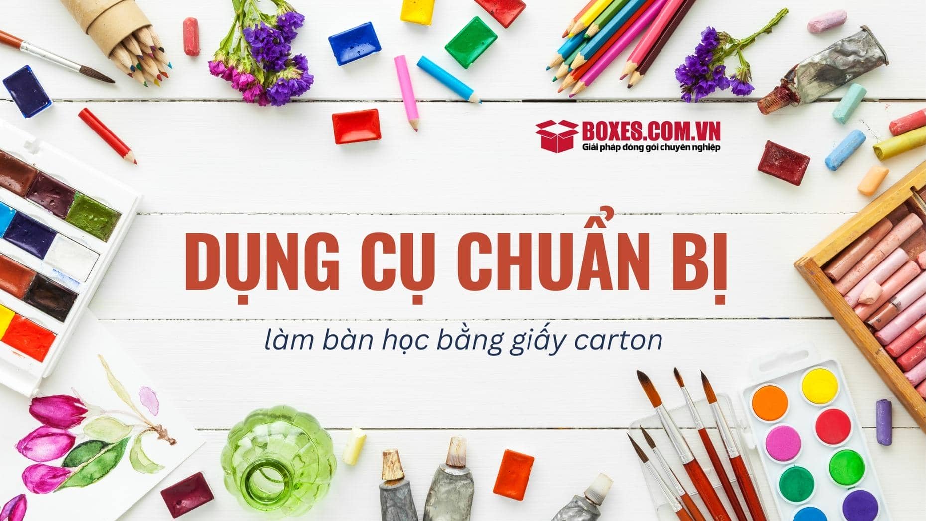 Dụng cụ chuẩn bị để làm bàn học bằng giấy carton