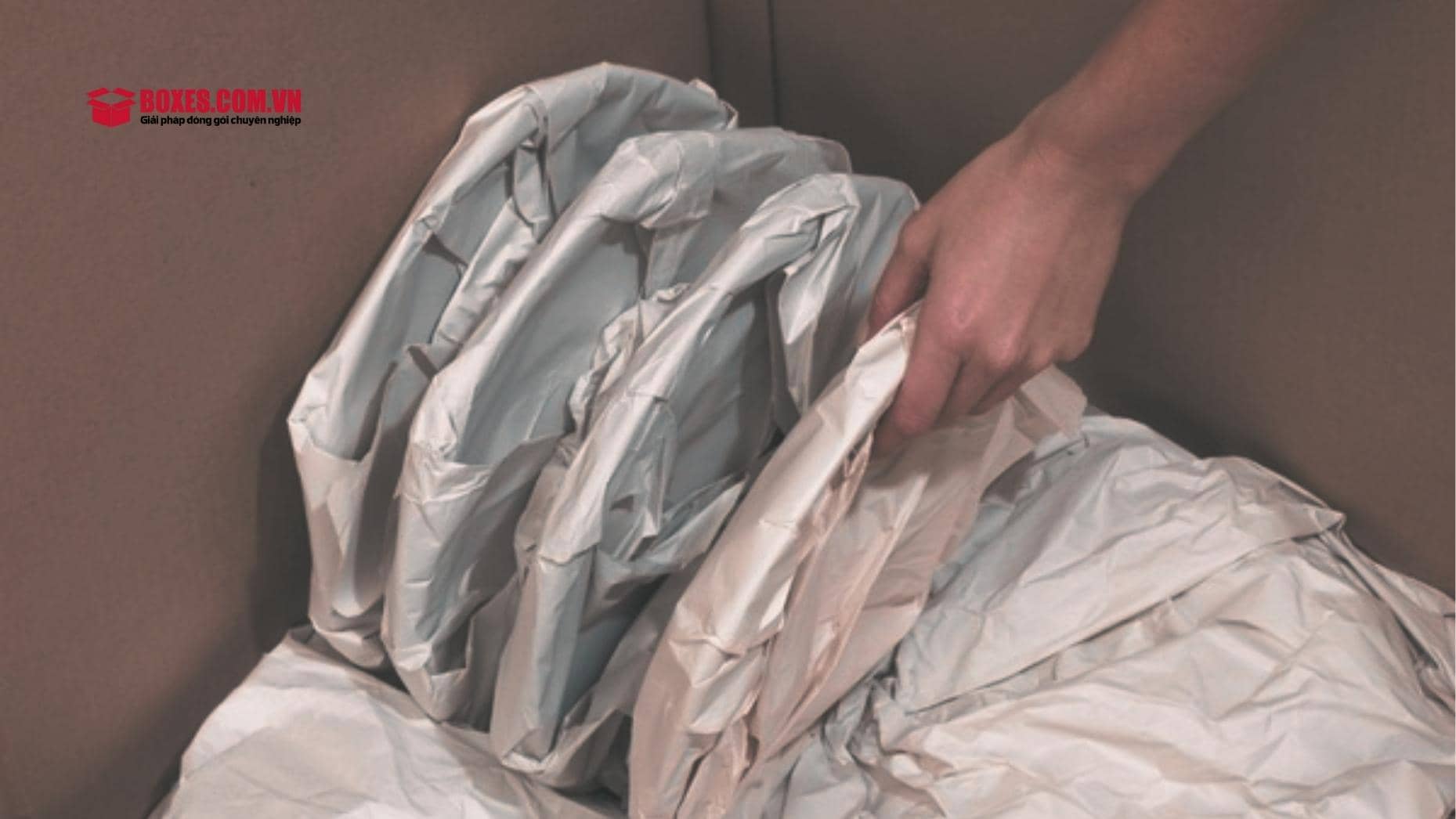 Xếp dĩa theo chiều dọc khi đóng gói trong thùng carton